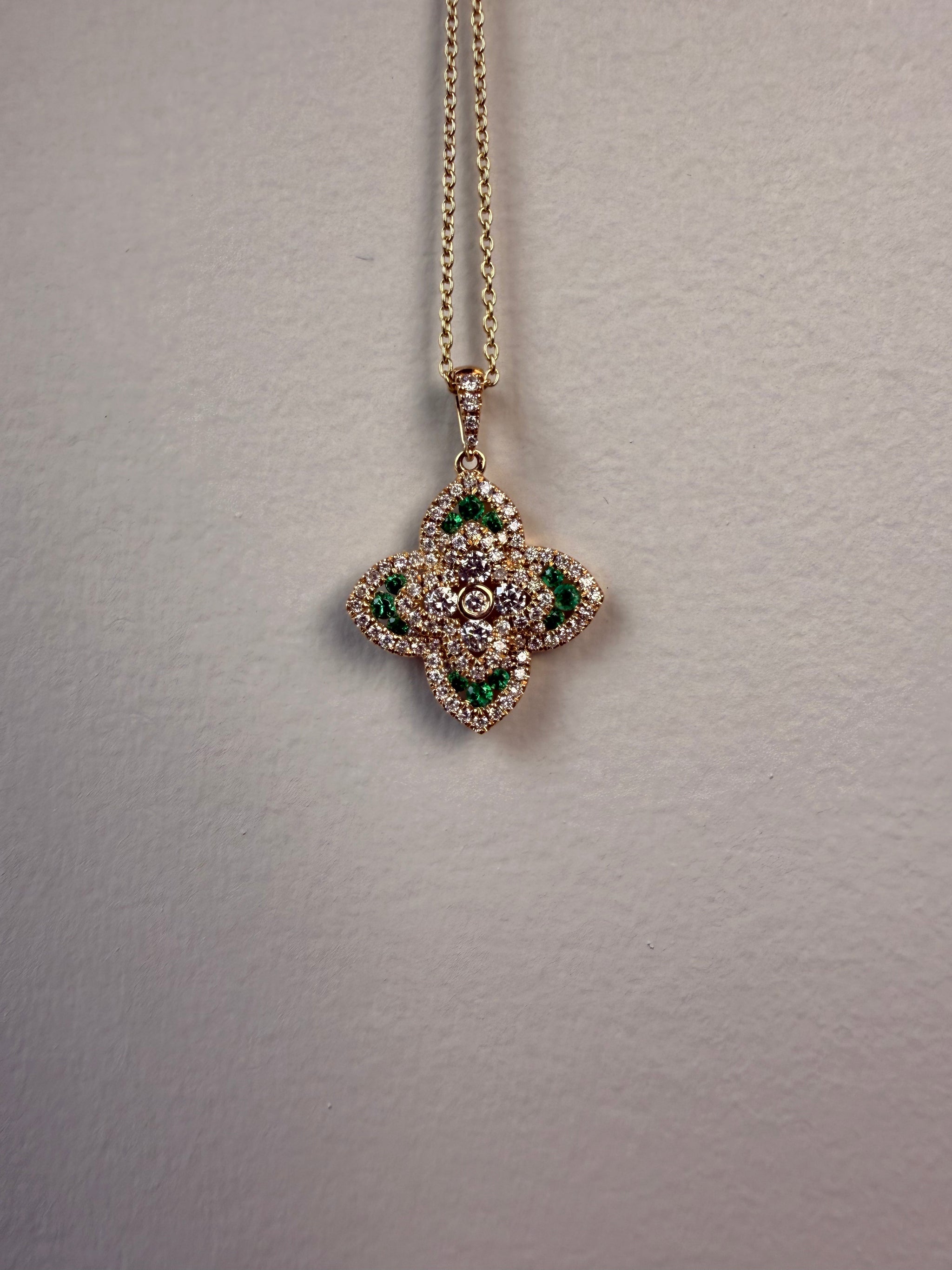 OBFJ0061 - 14k Gold Diamond and Emerald Flower Charm 7