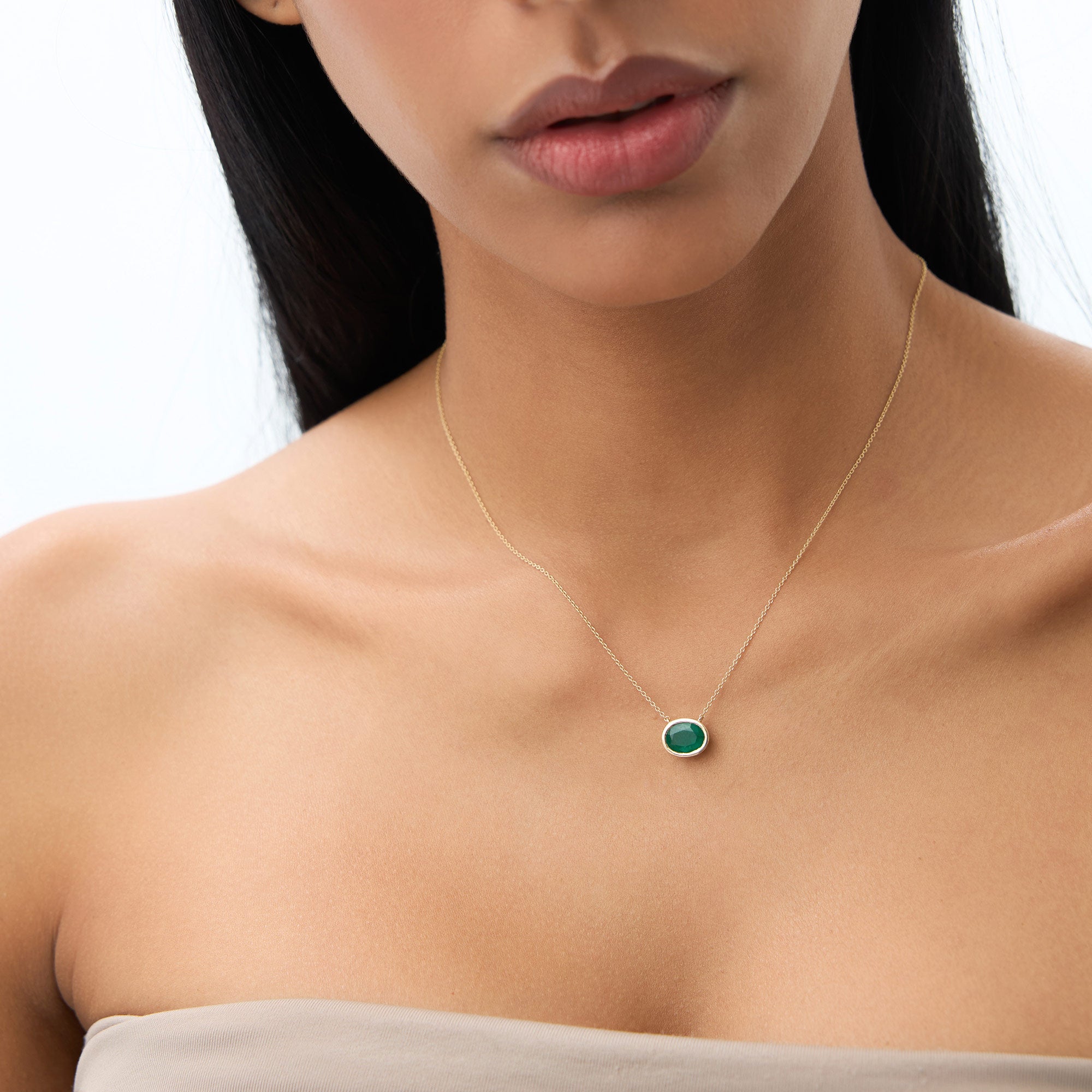 OBFJ1082 - 14k 1.55 - 2.20 Ctw Oval Shaped Bezel Setting Emerald Necklace 3