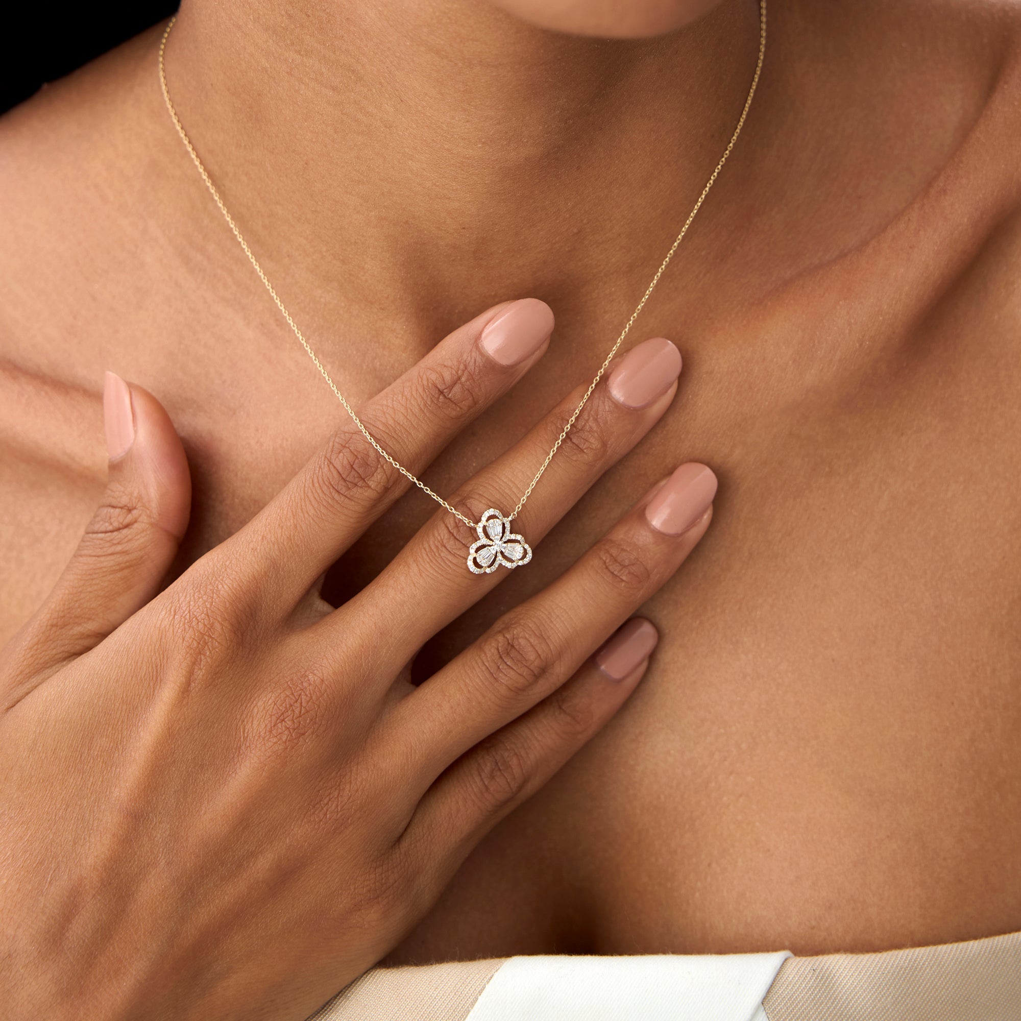 OBFJ0904 - 14K Gold Clover Baguette Diamond Necklace 5