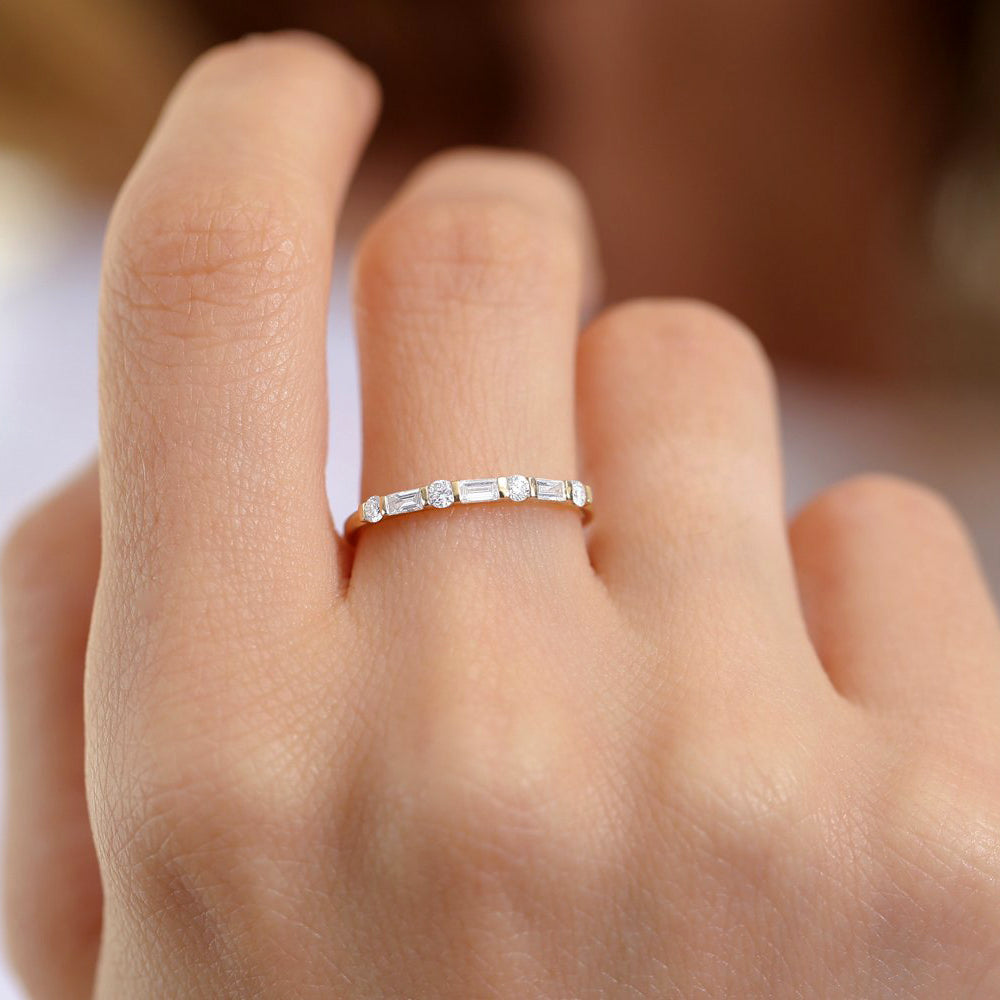OBFJ1801 - 14K Alternating Baguette and Round Diamond Wedding Ring 3