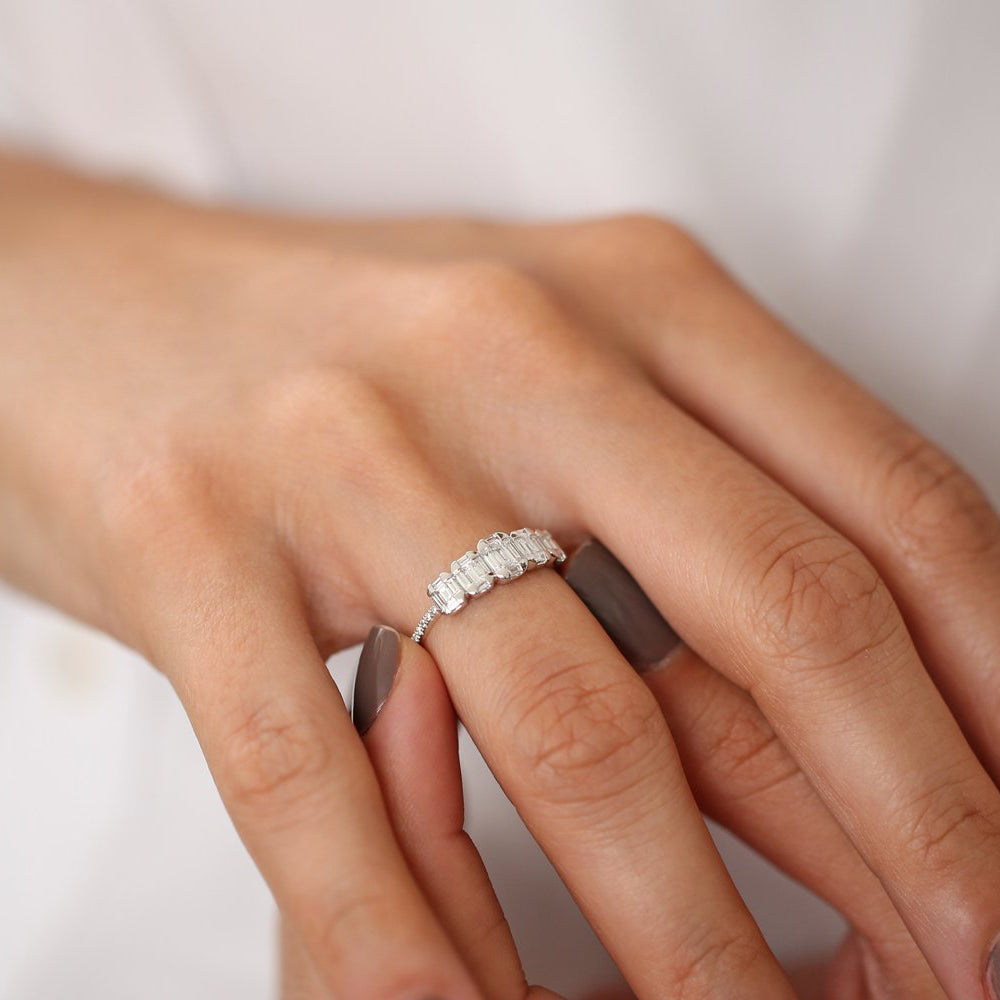 OBFJ1896 - 14K Graduating Baguette Diamond Anniversary Ring 5