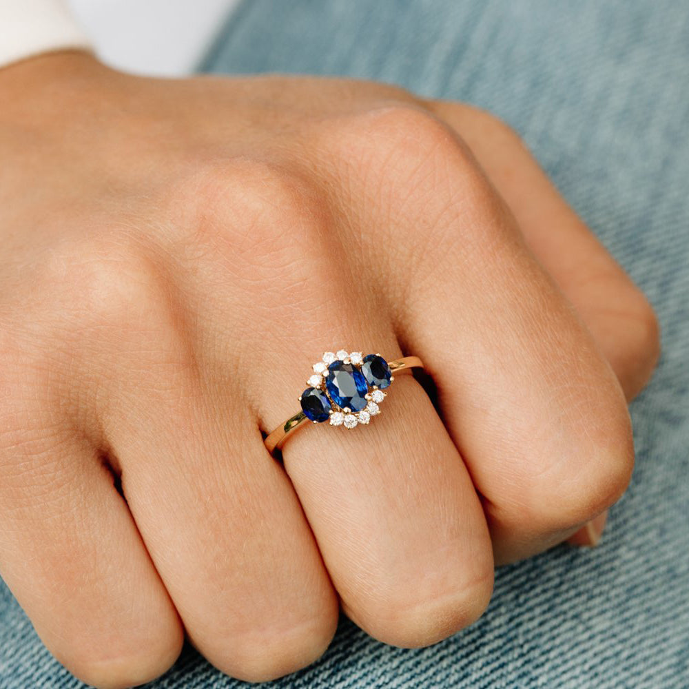 OBFJ1997 - 14k Three Stone Sapphire Cluster Ring 3