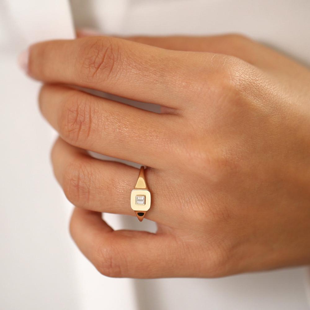 OBFJ1978 - 14k Baguette Diamond Pinky Ring 3