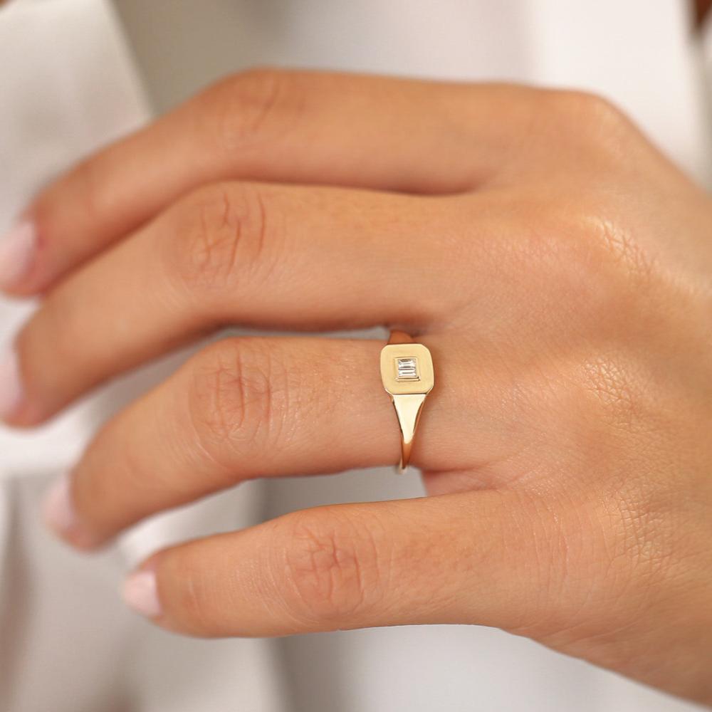OBFJ1978 - 14k Baguette Diamond Pinky Ring 4
