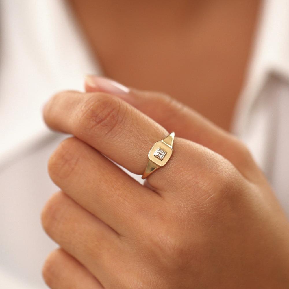 OBFJ1978 - 14k Baguette Diamond Pinky Ring 2