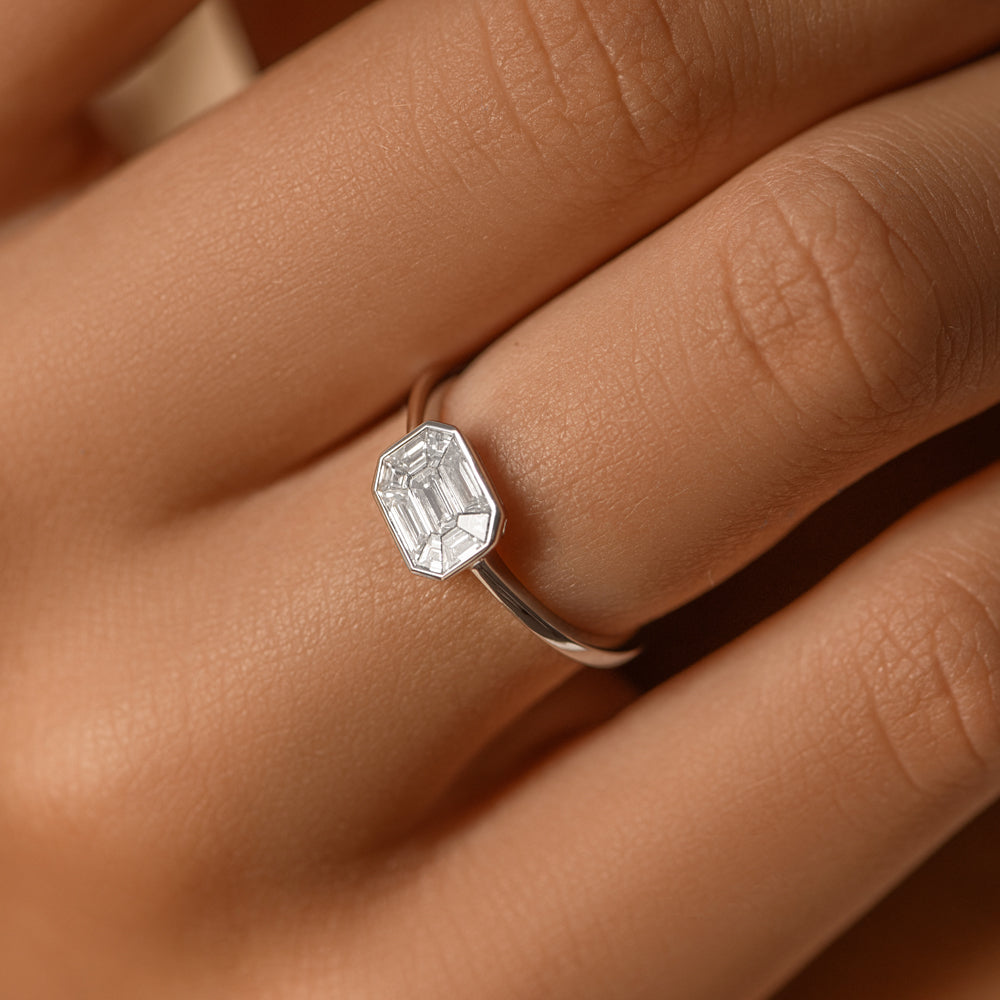 OBFJ1528 - 14k East West Illusion Setting Emerald Pie Cut Diamond Ring 4