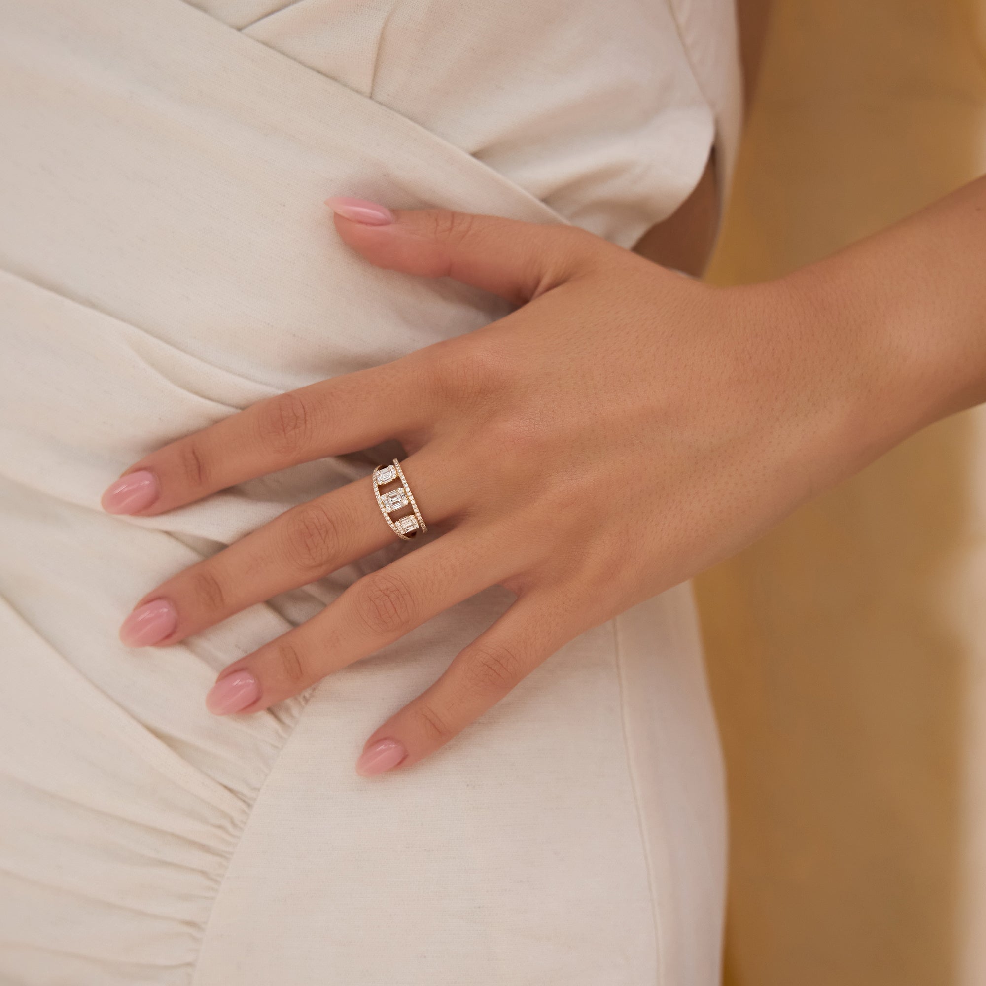 OBFJ2186 - 14k Baguette and Round Diamond Illusion Setting Cocktail Ring 5