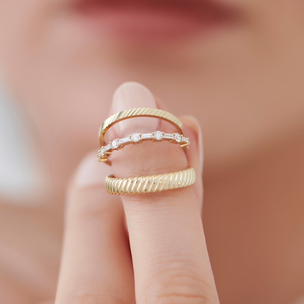 OBFJ2201 - 14k Baguette and Round Diamond Alternating Ring 4
