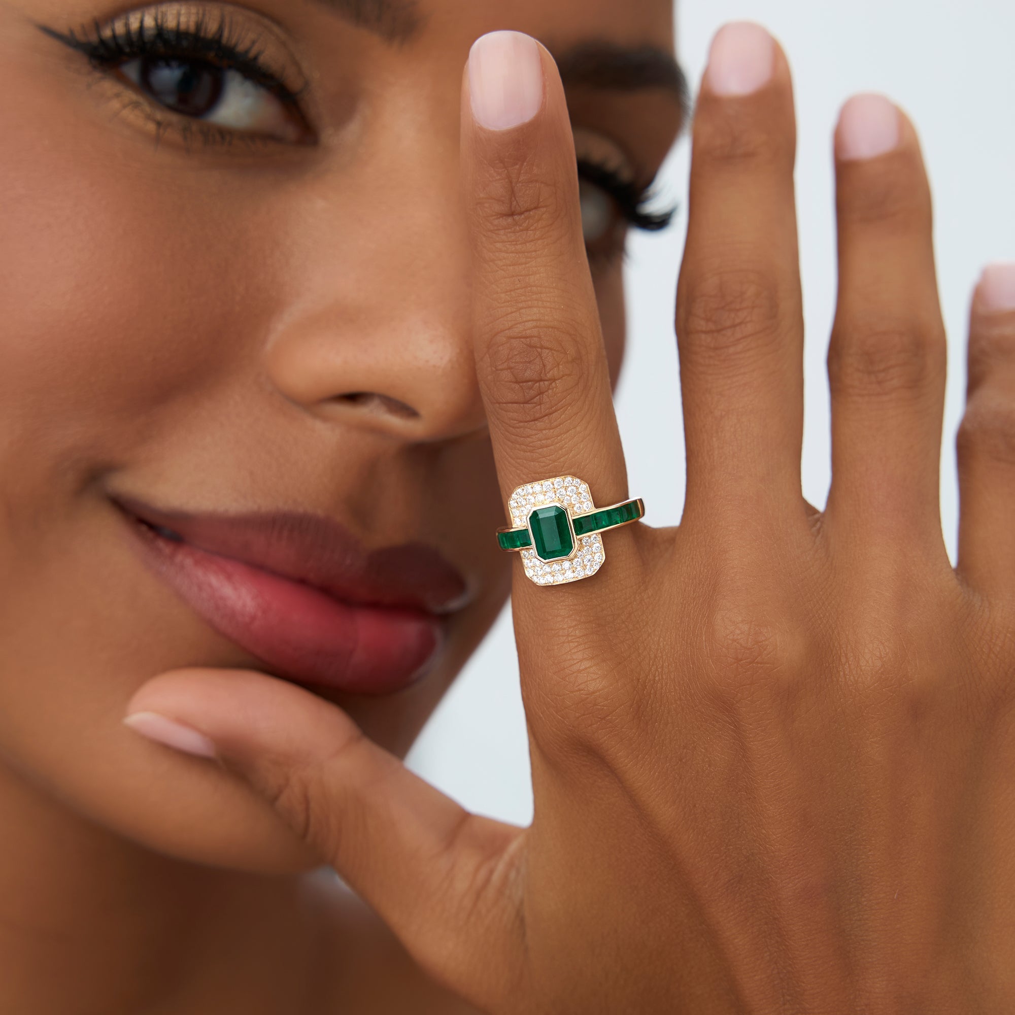 OBFJ0914 - 14k Unique Emerald and Diamond Art Deco Ring 2