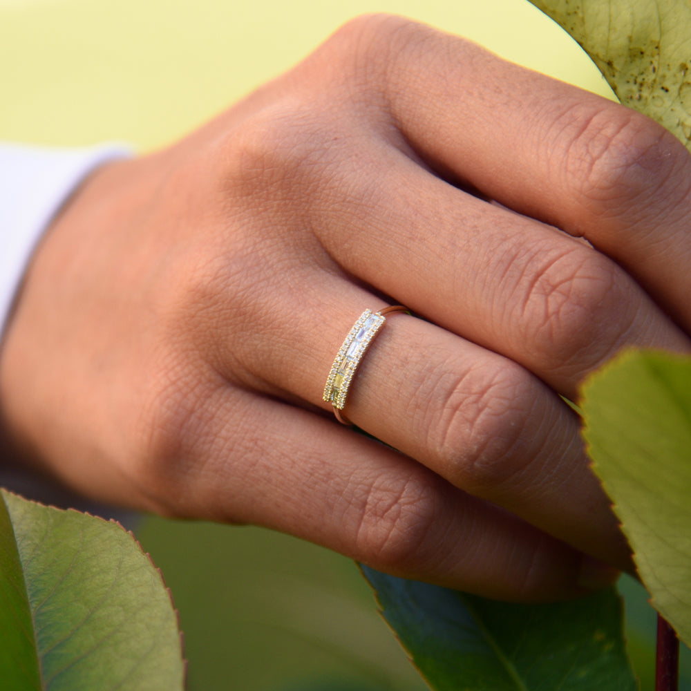 OBFJ1627 - 14K Gold Horizontal Baguette Diamond Ring 5