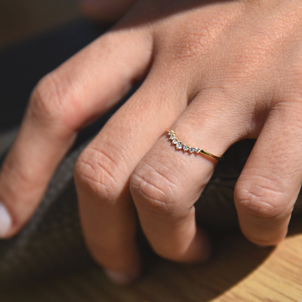 OBFJ1629 - 14K Gold Curved Diamond Ring 2