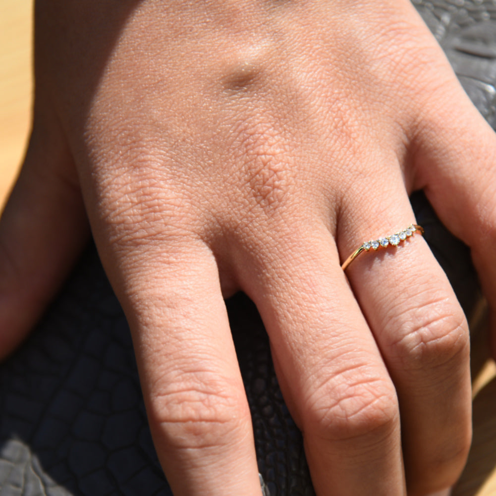 OBFJ1629 - 14K Gold Curved Diamond Ring 3