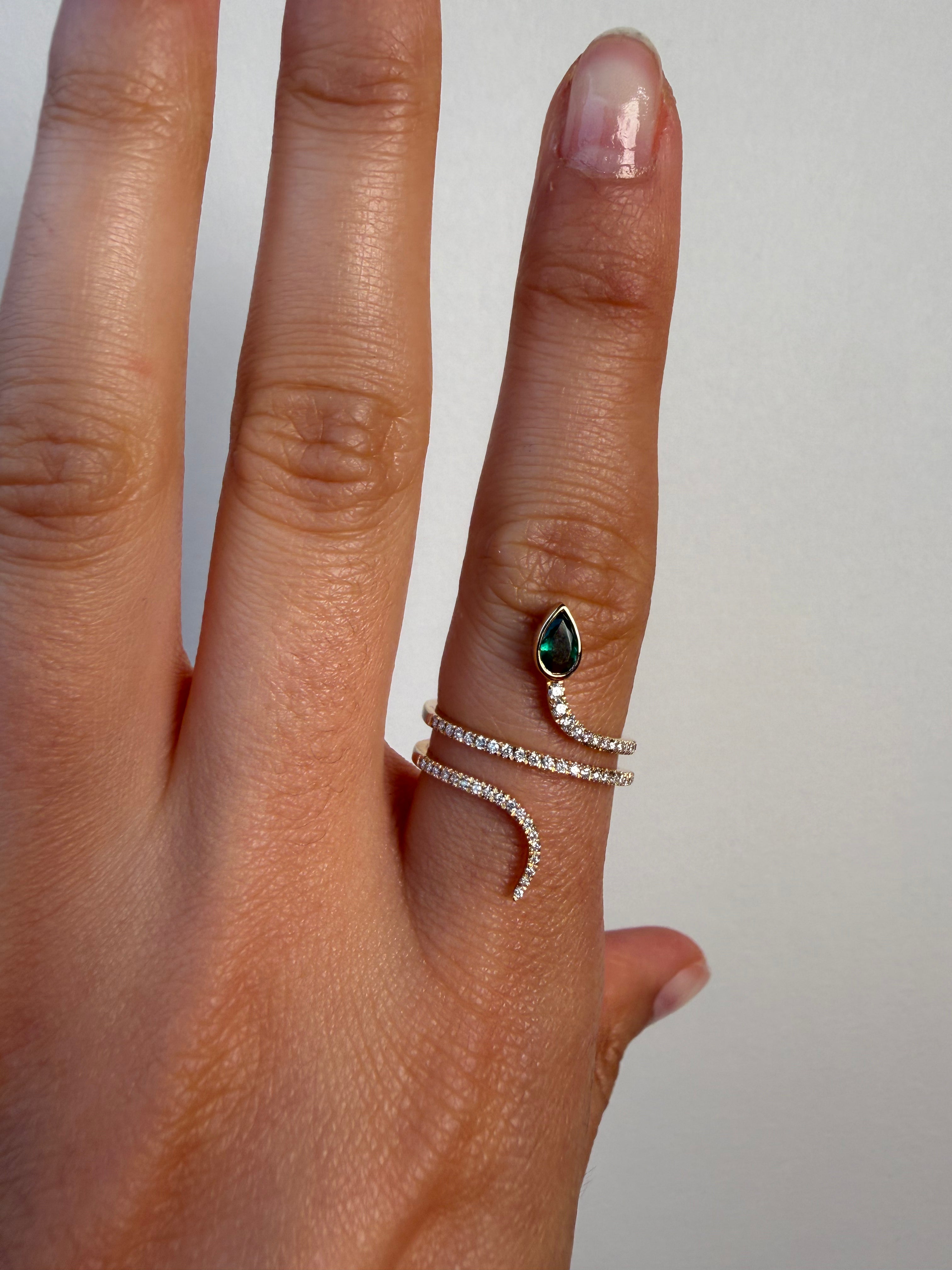 OBFJ0072 - 14K Gold Graduating Diamond And Pear Shape Emerald Wrap Around Ring 2
