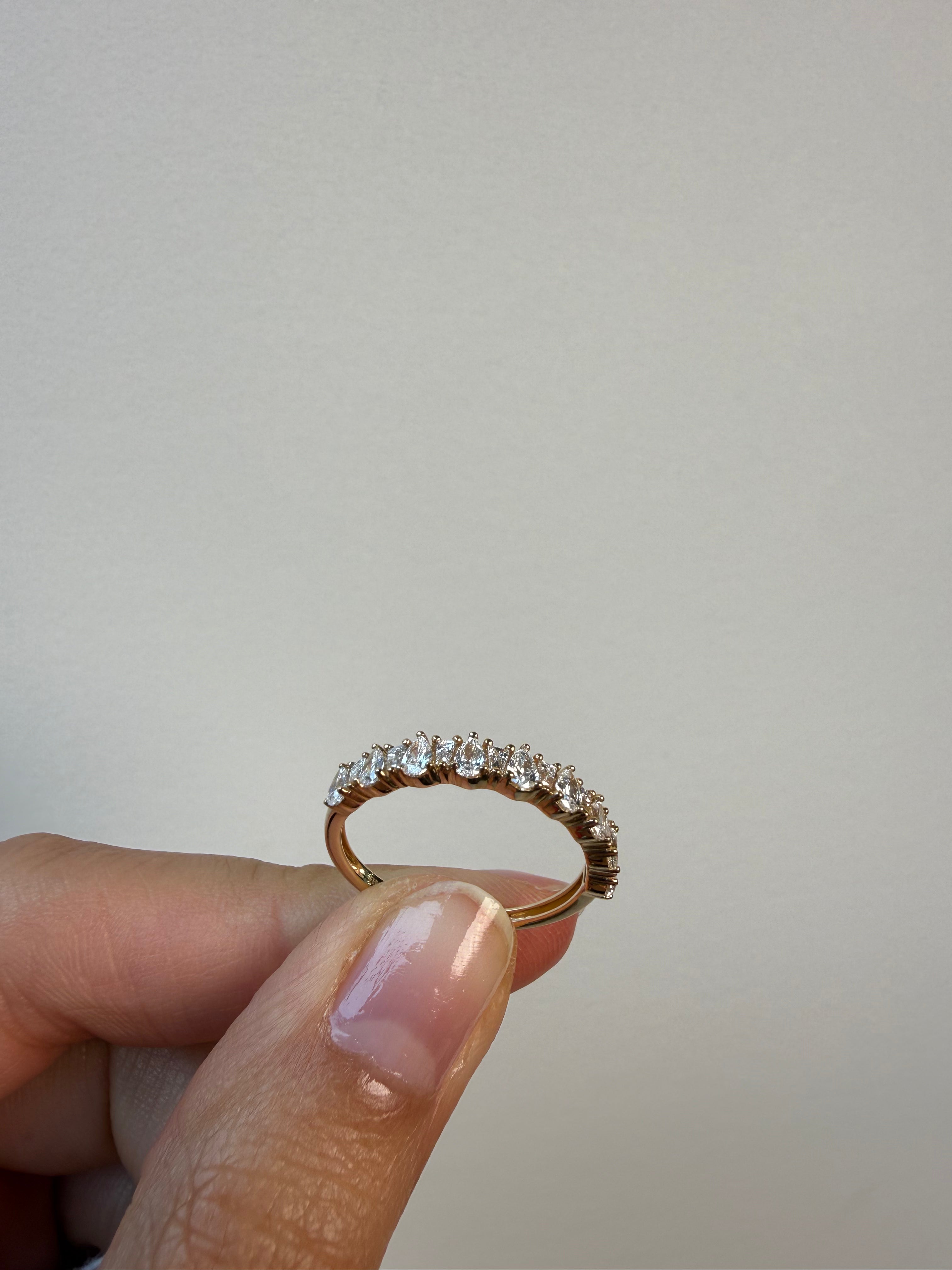 OBFJ0068 - 14K Gold Alternating Pear and Taper Baguette Diamonds Ring 3