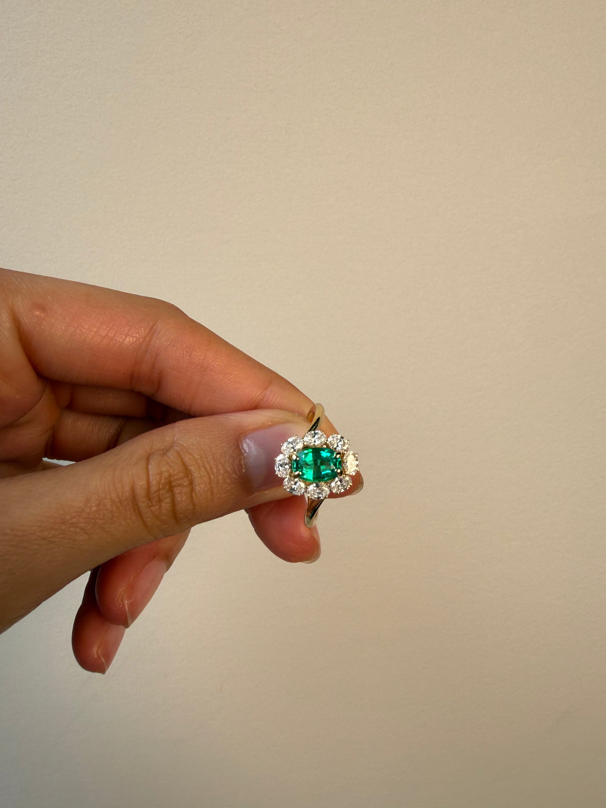 OBFJ0083 - 14K Gold Lab Grown Oval Halo Emerald Engagement Ring 4