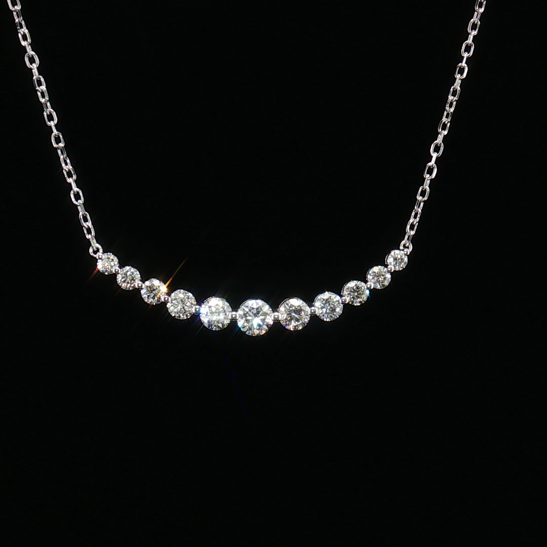 LC106 - Collier smile curve diamants pavé