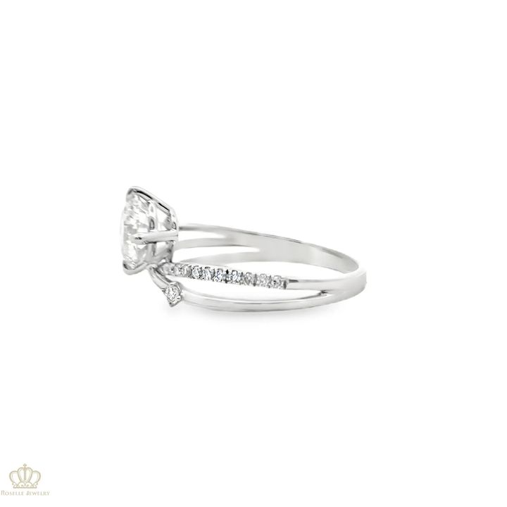 LGR059 - Instock Twist Two Tone Gold Side Stone Diamond Engagement Ring With Round 1.17CT LG622499626 CHARLISA™