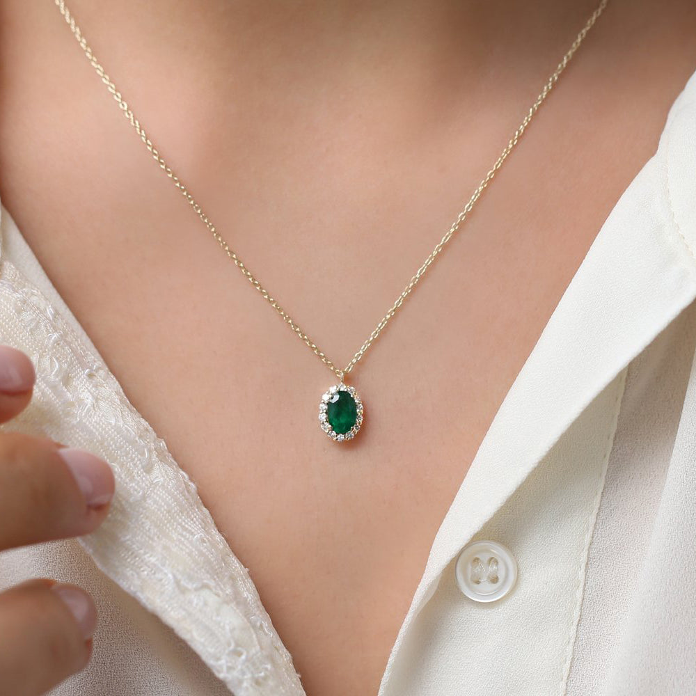 OBFJ1691 - 14K Gold Oval Cut Emerald Halo Diamond Necklace 3