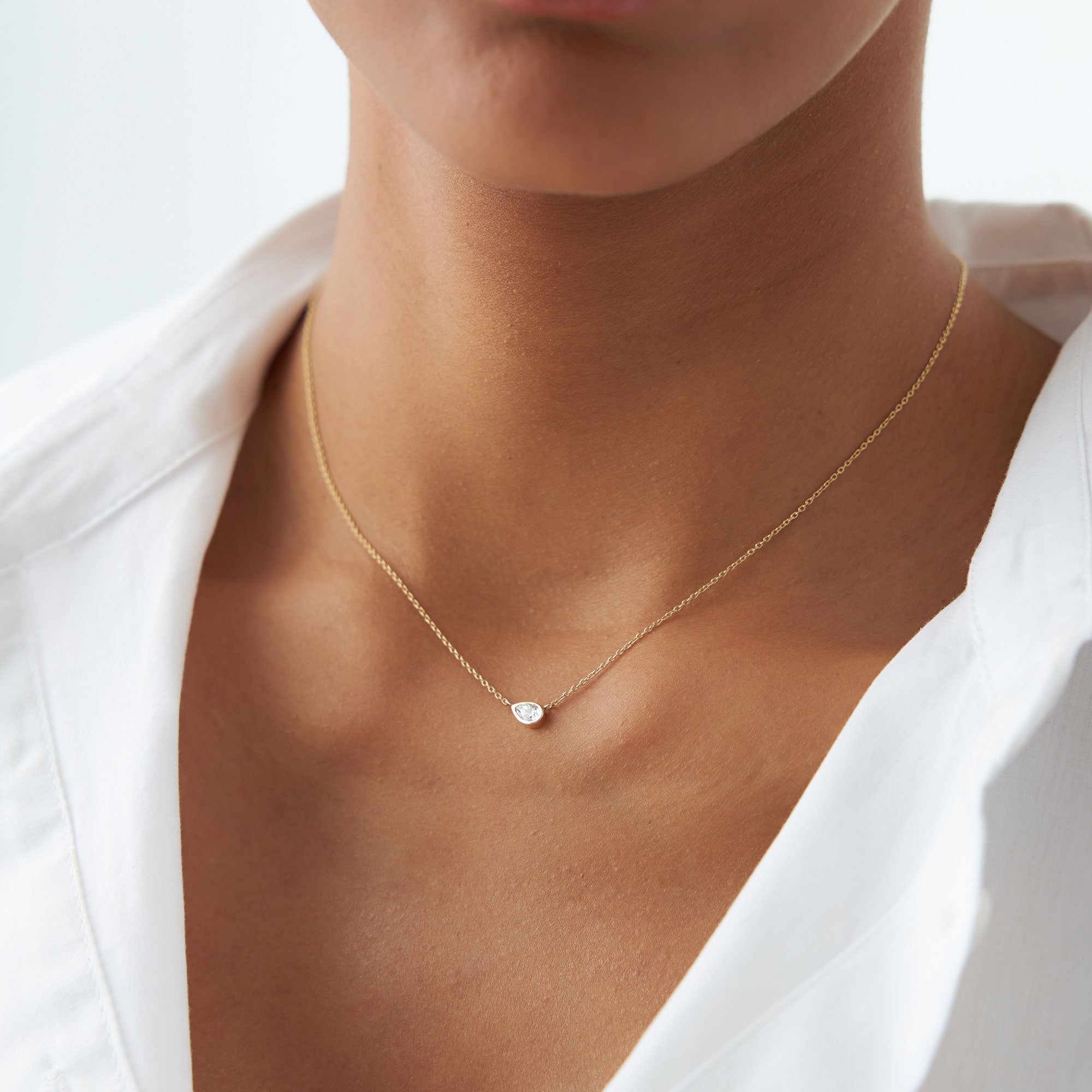 OBFJ1717 - 14K Gold Horizontal Pear Shape Diamond Solitaire Necklace 3