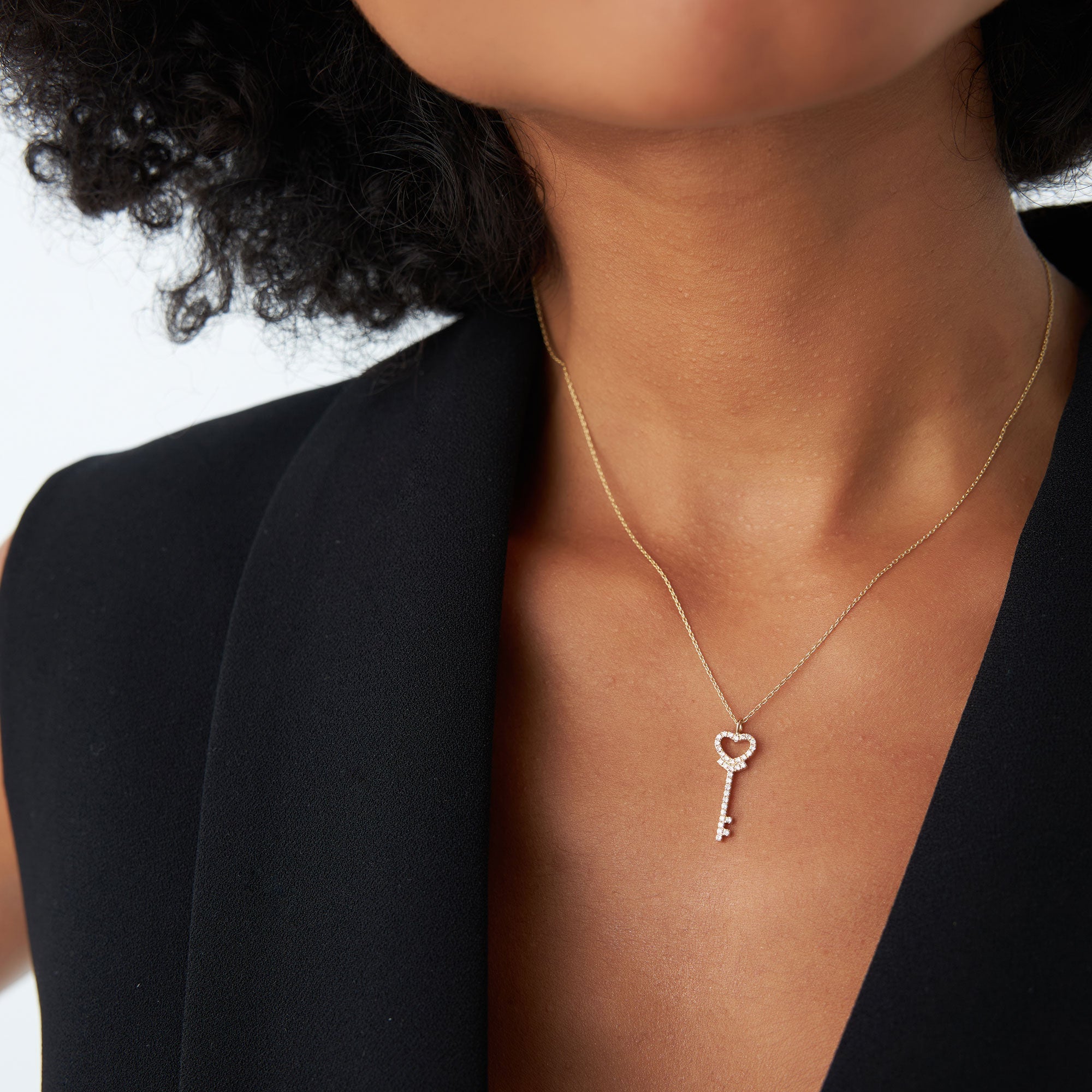 OBFJ1108 - 14k Diamond Heart-Key Pendant Necklace 3