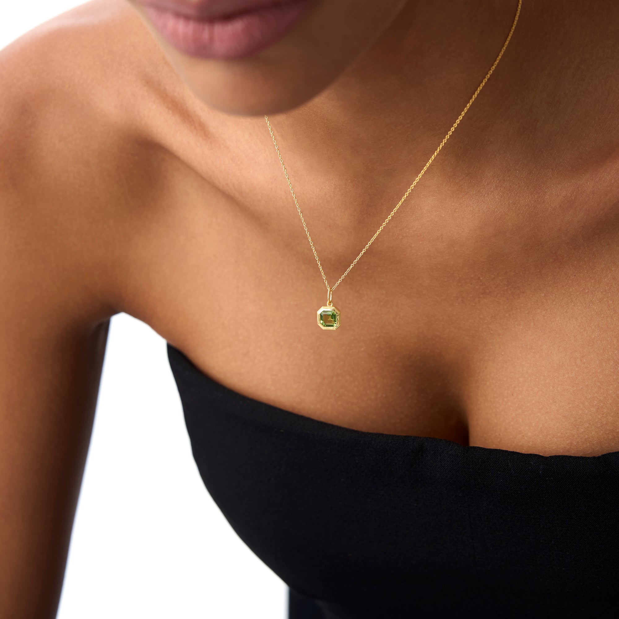 OBFJ0824 - 14K Asscher Cut Bezel Set Peridot Necklace 3