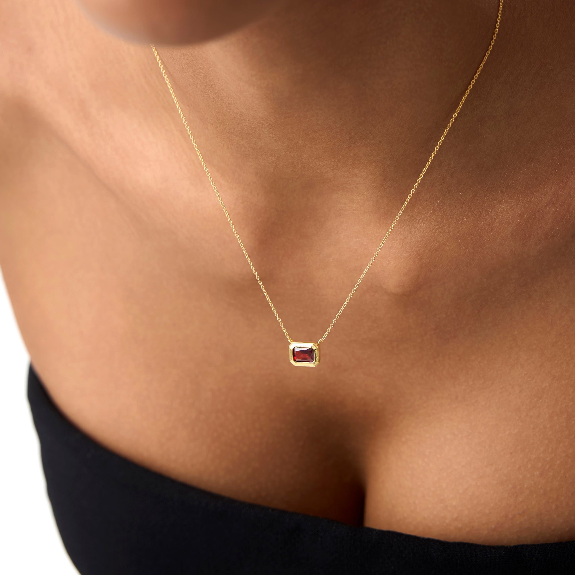 OBFJ0832 - 14K Gold 0.95 ctw Emerald Cut Bezel Setting Garnet 2