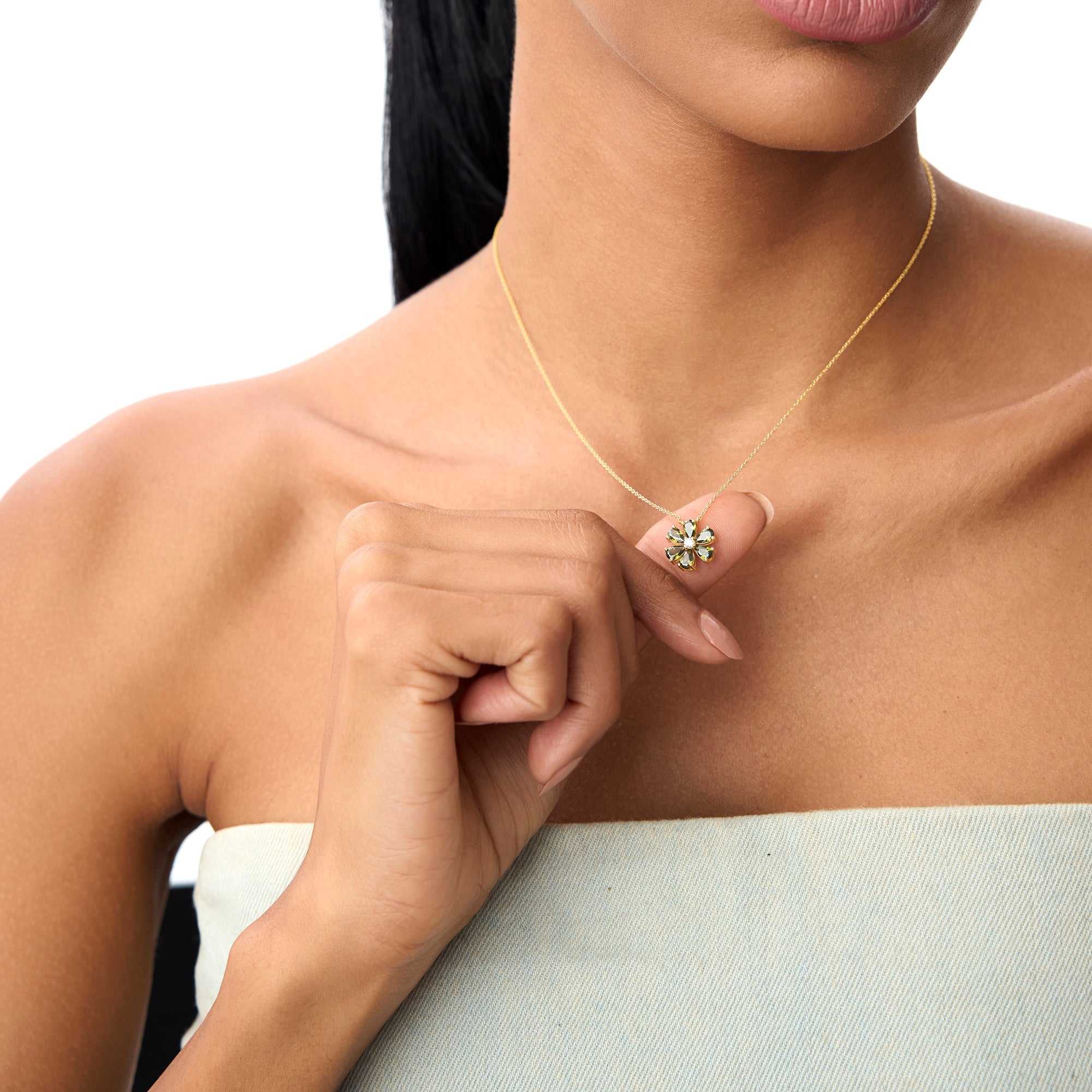 OBFJ0842 - 14K Gold Peridot Flower Necklace 3