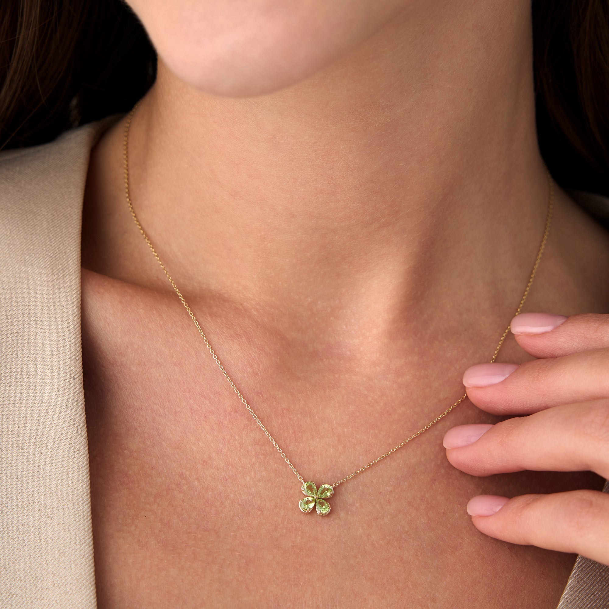 OBFJ0476 - 14K Four Leaf Peridot Clover Necklace 3