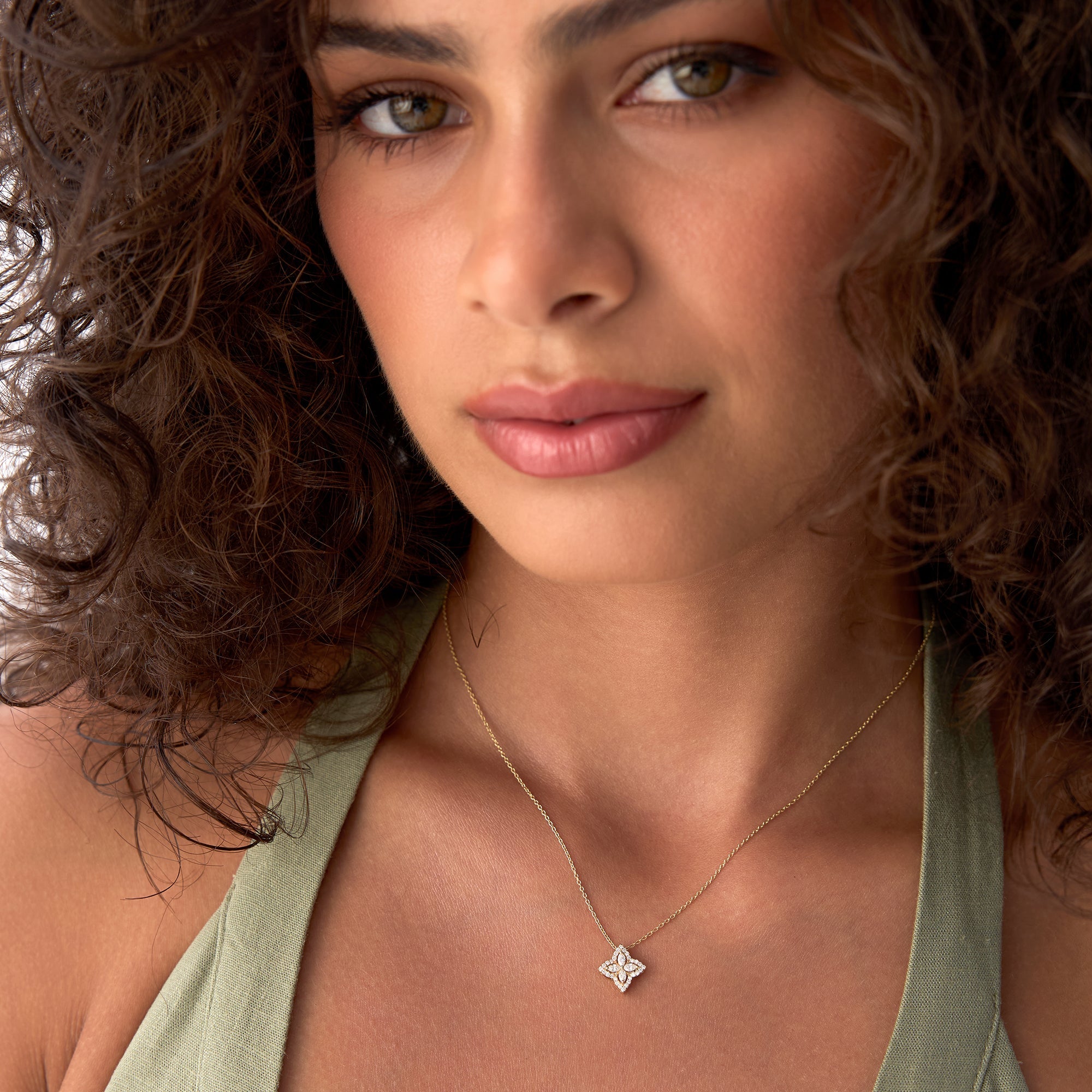 OBFJ0553 - 14k Diamond Petal Cluster Pendant Necklace 5