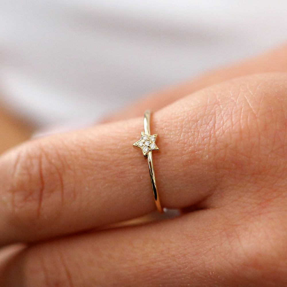 OBFJ1573 - 14K Gold Star Shaped Diamond Ring 3