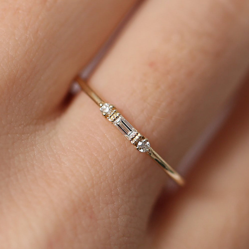 OBFJ1678 - 14k Gold Baguette and Round Diamond Ring 6