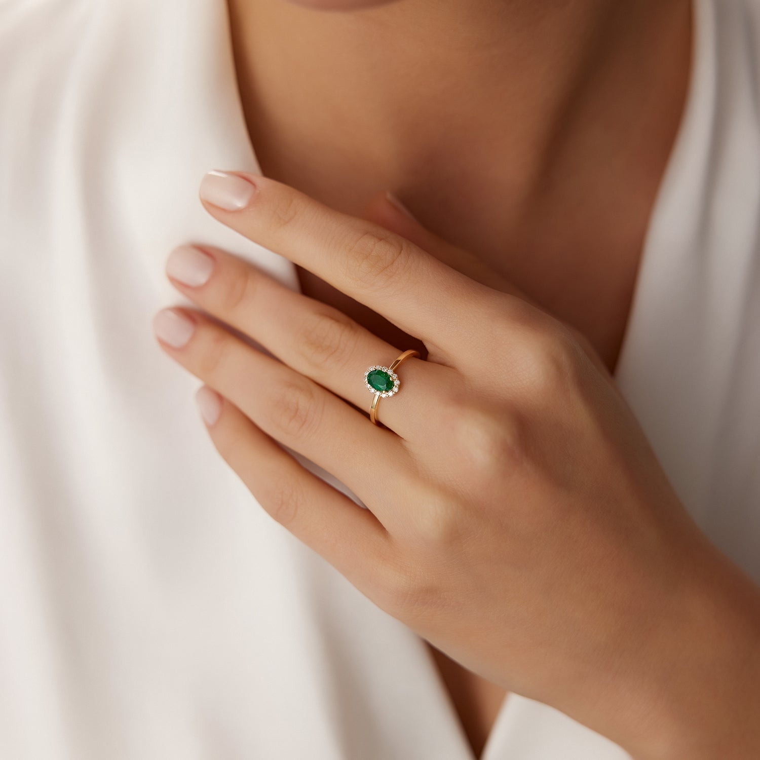 OBFJ1690 - 14K Gold Oval Cut Emerald Halo Diamond Ring 4