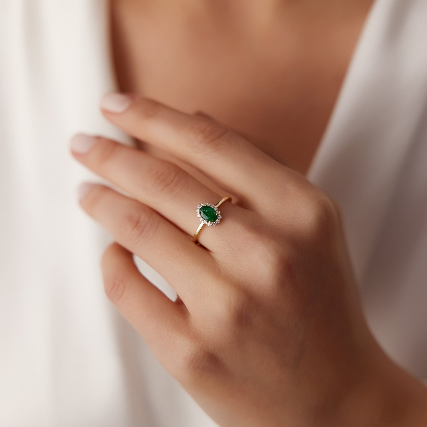 OBFJ1690 - 14K Gold Oval Cut Emerald Halo Diamond Ring 2