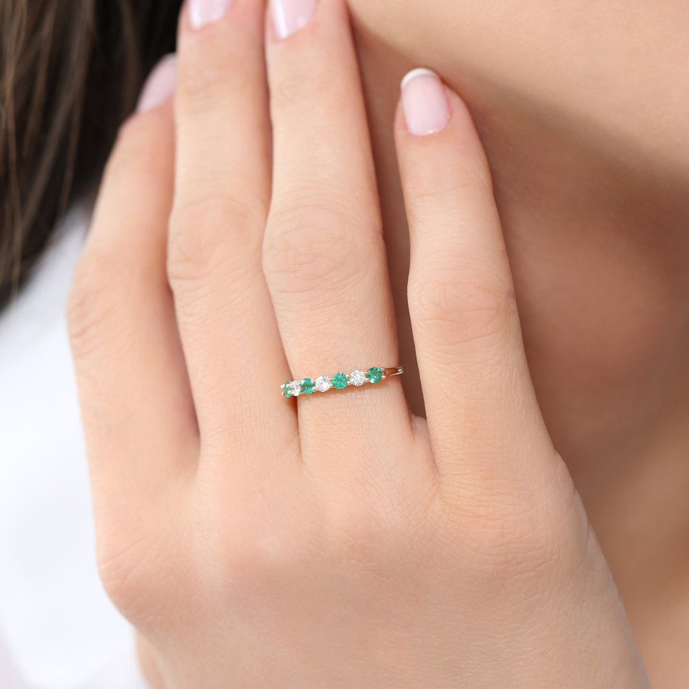 OBFJ1684 - 14K Gold Alternating Emerald and Diamond Wedding Band 5