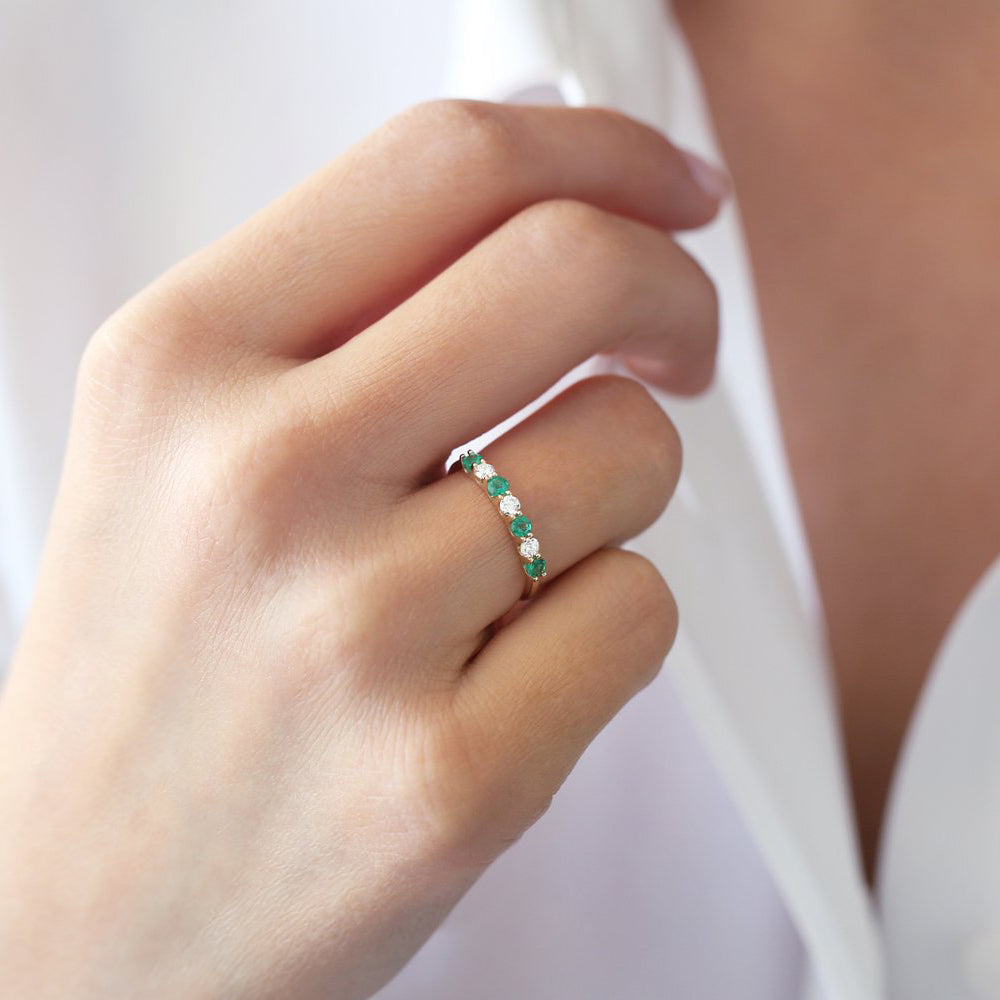 OBFJ1684 - 14K Gold Alternating Emerald and Diamond Wedding Band 6