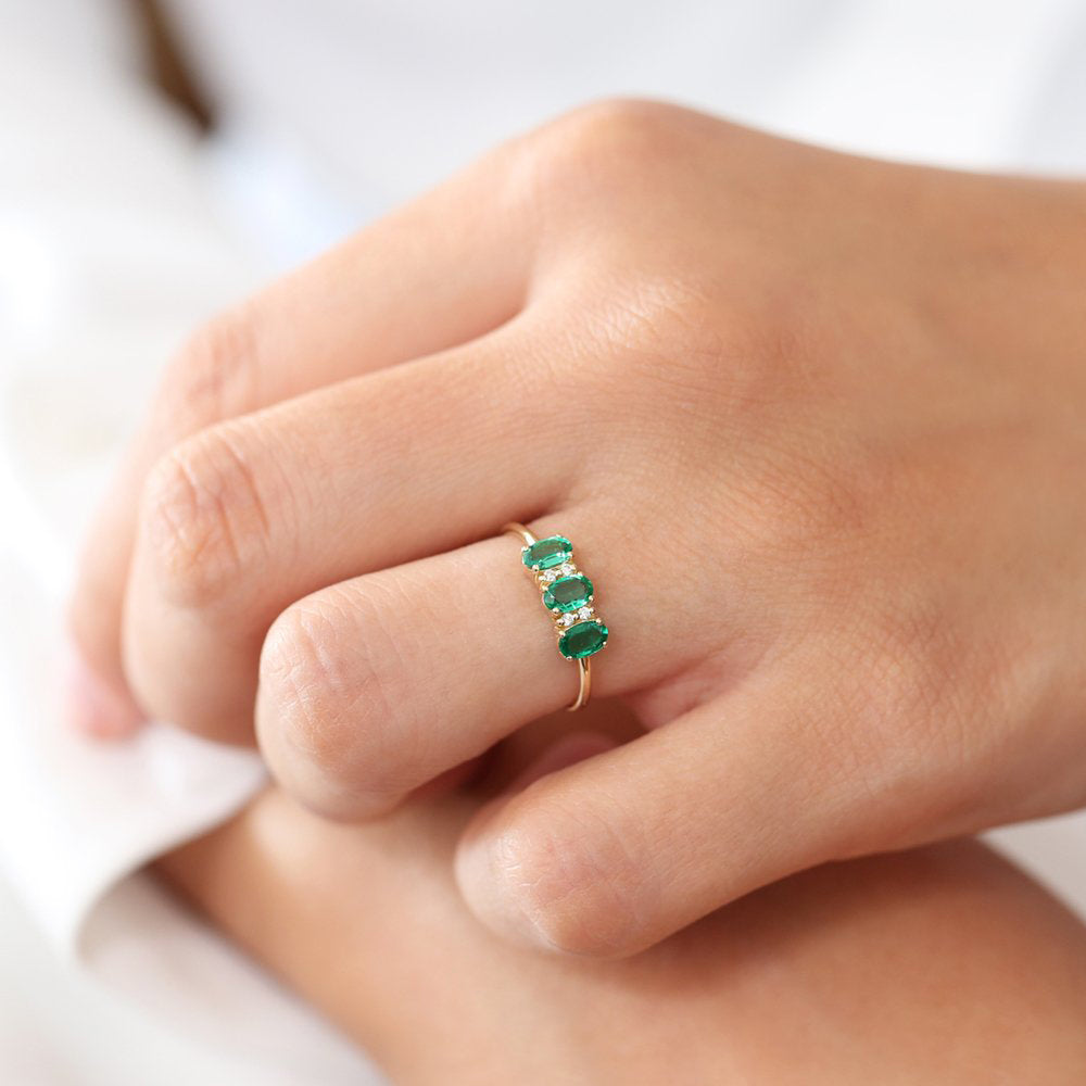OBFJ1704 - 14k Triple Oval Emerald Diamond Ring 4