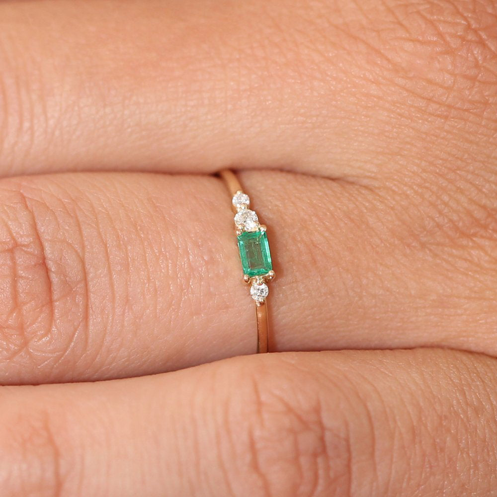 OBFJ1730 - 14k Gold Baguette Emerald Diamond Ring 2