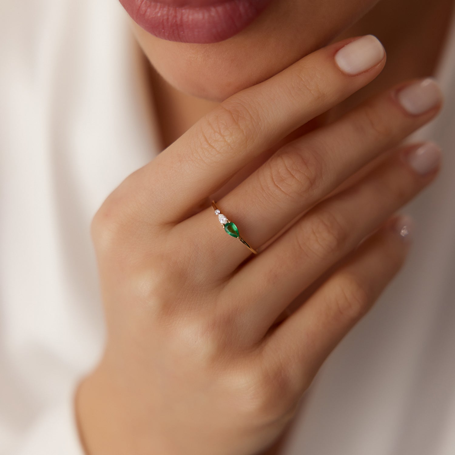 OBFJ1729 - 14k Pear Shape Emerald and Diamond Ring 3