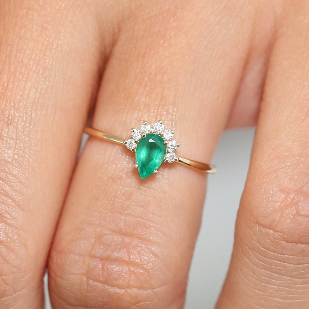 OBFJ1761 - 14k Pear Shape Emerald Engagement Ring 2
