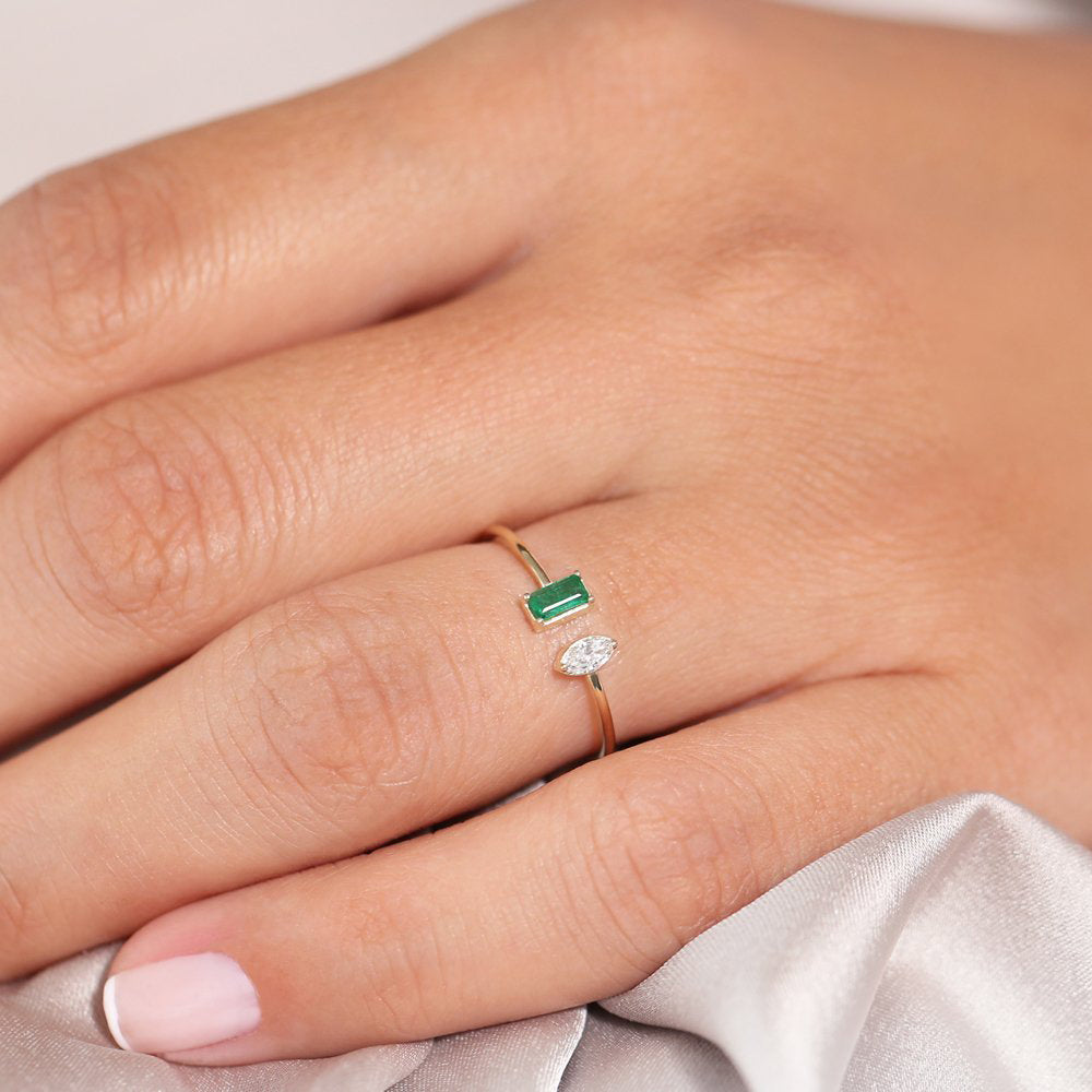OBFJ1765 - 14K Gold Emerald and Diamond Cuff Ring 3