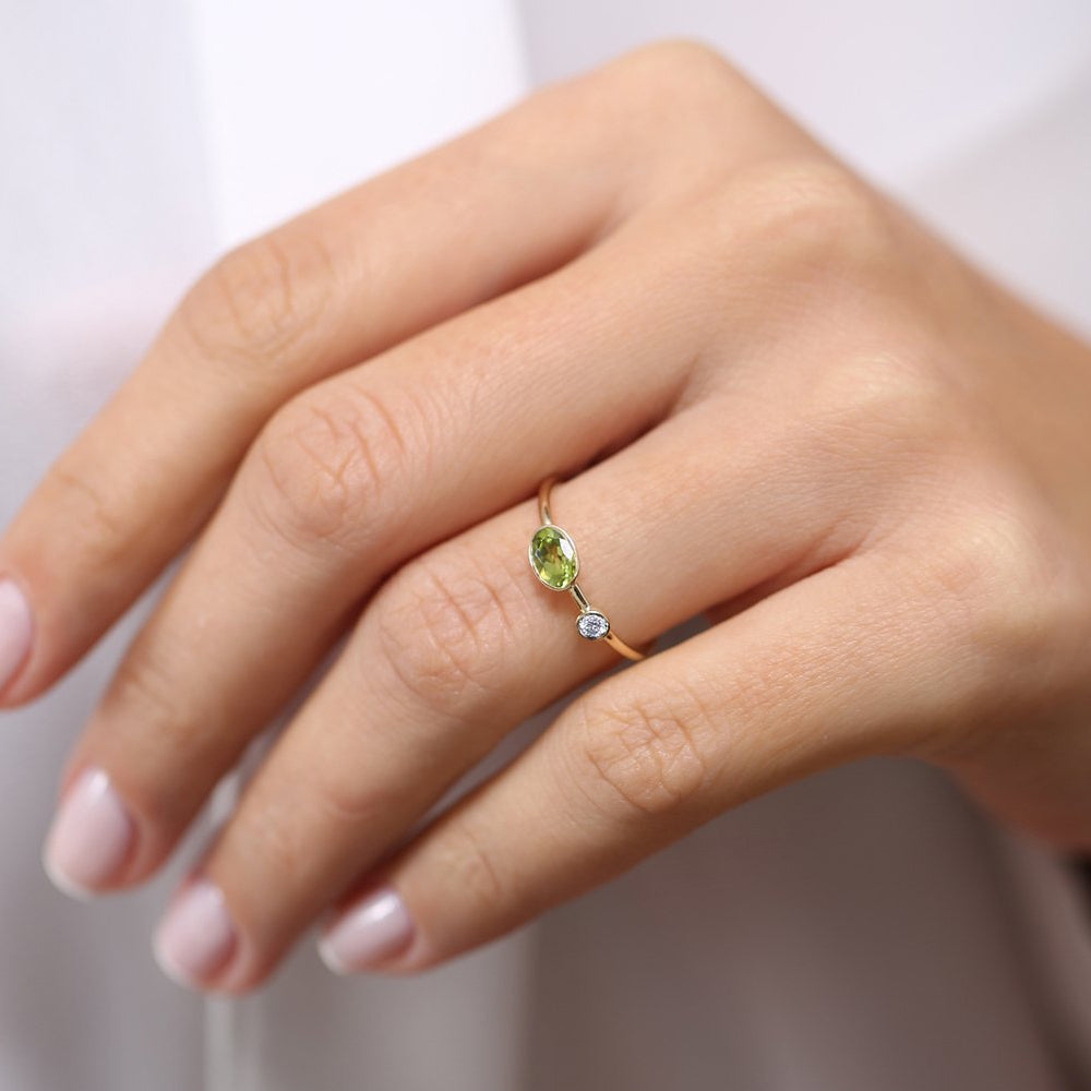 OBFJ1771 - 14k Gold Oval Peridot  and Diamond Ring 5