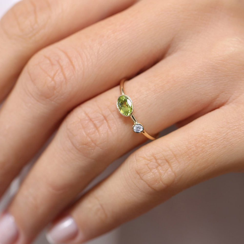 OBFJ1771 - 14k Gold Oval Peridot  and Diamond Ring 2