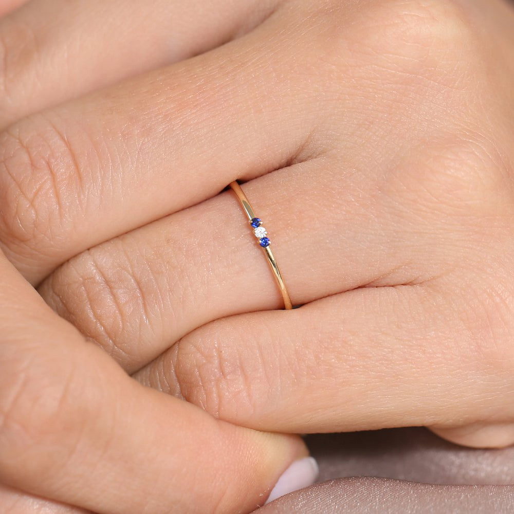 OBFJ1778 - 14K Gold Minimal Sapphire and Diamond Ring 3