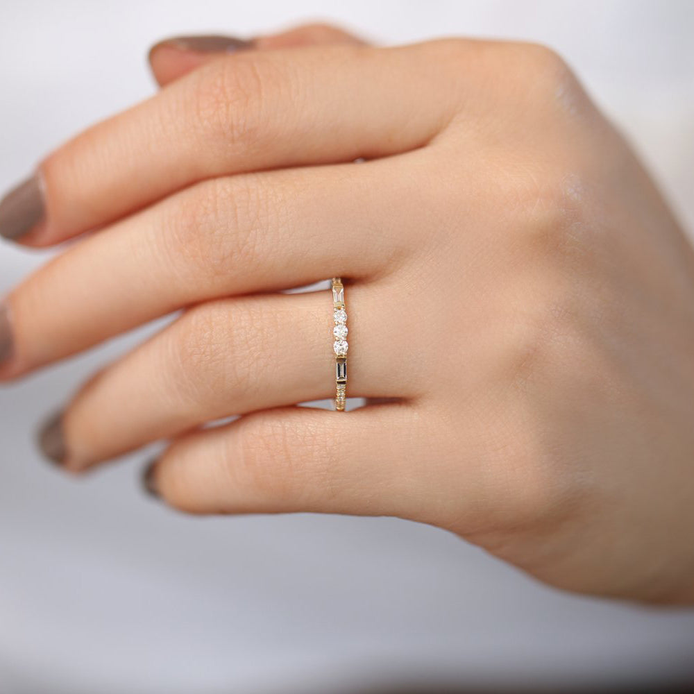 OBFJ1874 - 14K Gold Three Diamond Equilibrium Ring 4