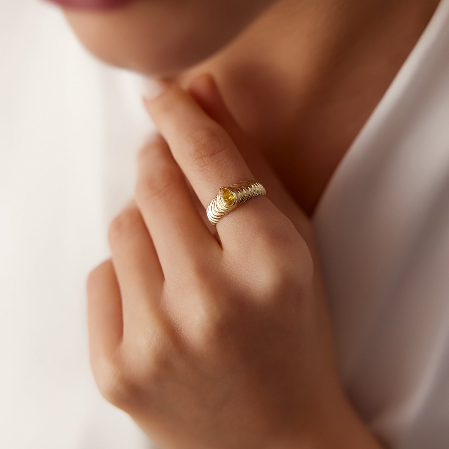 OBFJ1451 - 14k Pear Shape Citrine Beveled Ring 3