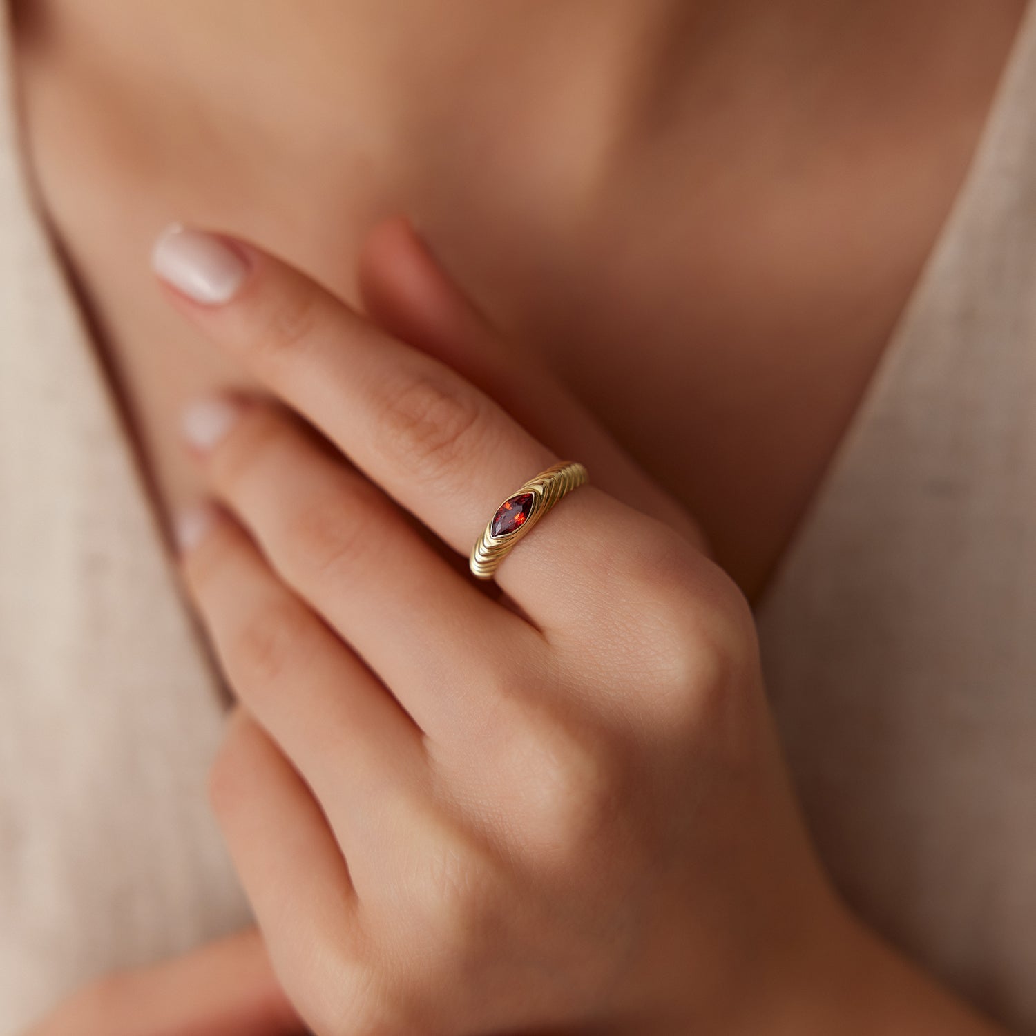 OBFJ1449 - 14k Marquise Shape Garnet Beveled Ring 3