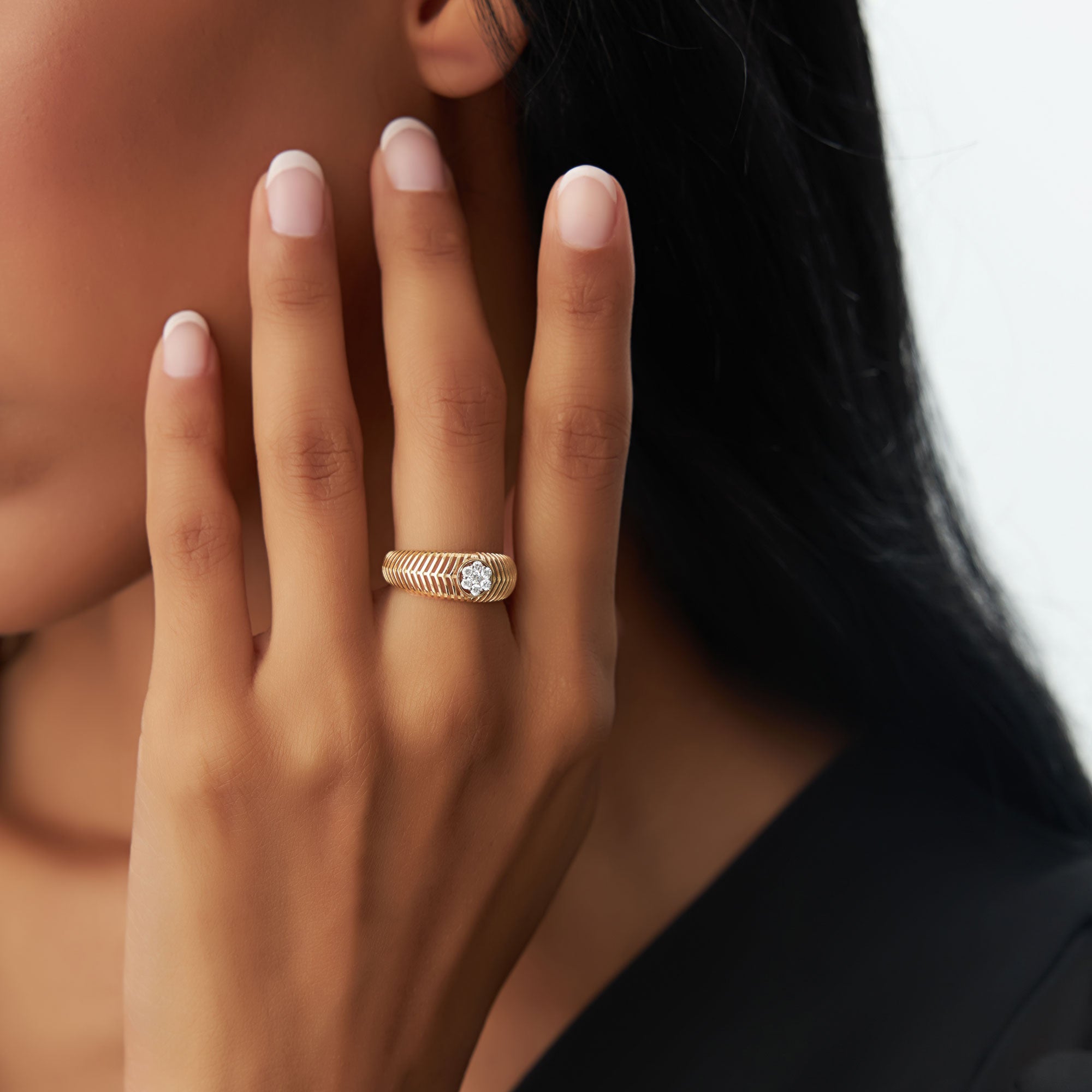 OBFJ1198 - 14k Unique Ribbed Illusion Setting Diamond Ring 4