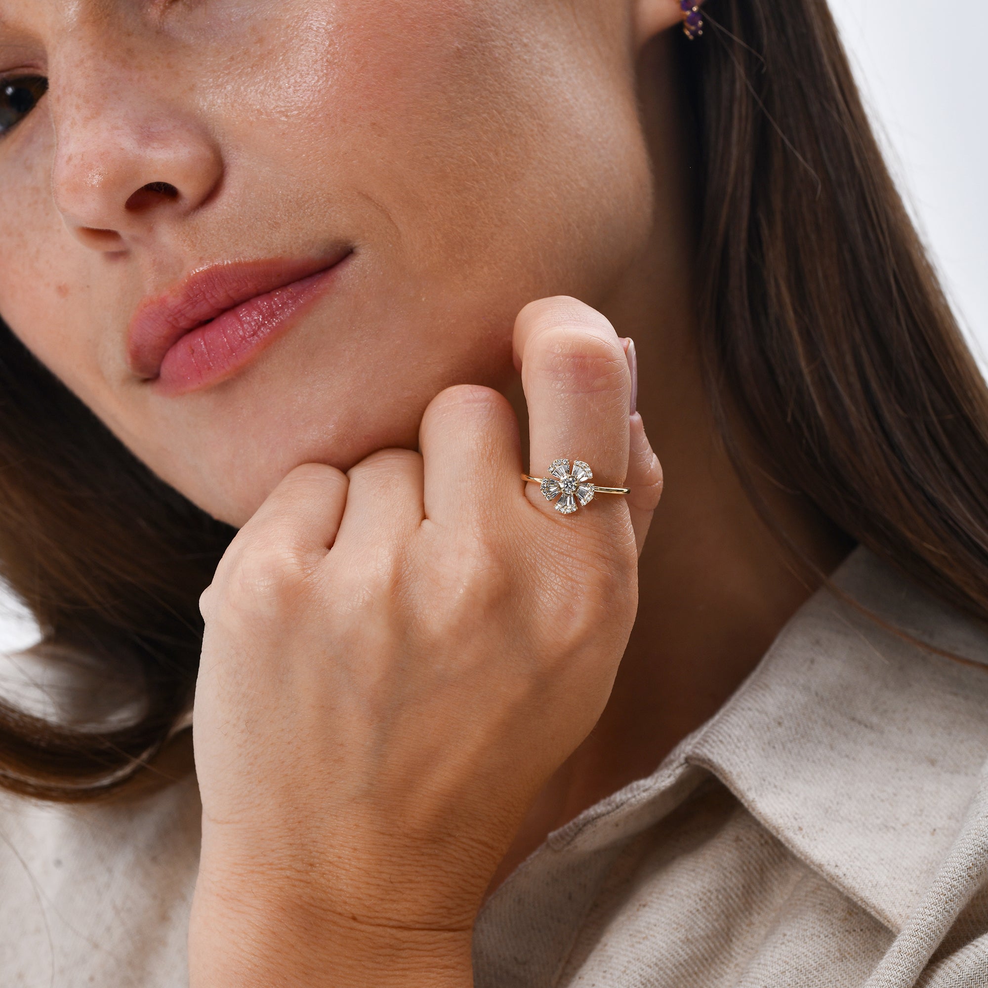 OBFJ0678 - 14k Diamond Floral Baguette Ring 4