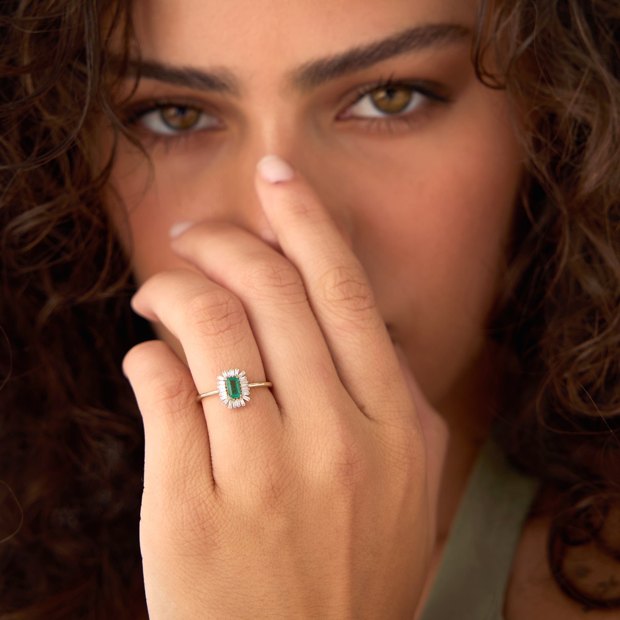OBFJ0646 - 14k Emerald Cut Emerald Ring with Baguette Diamond Halo 5