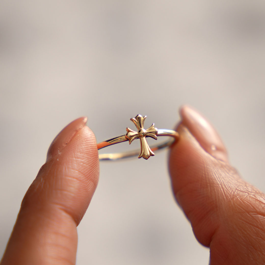 OBFJ0519 - 14K Cathedral Cross Band Ring 6